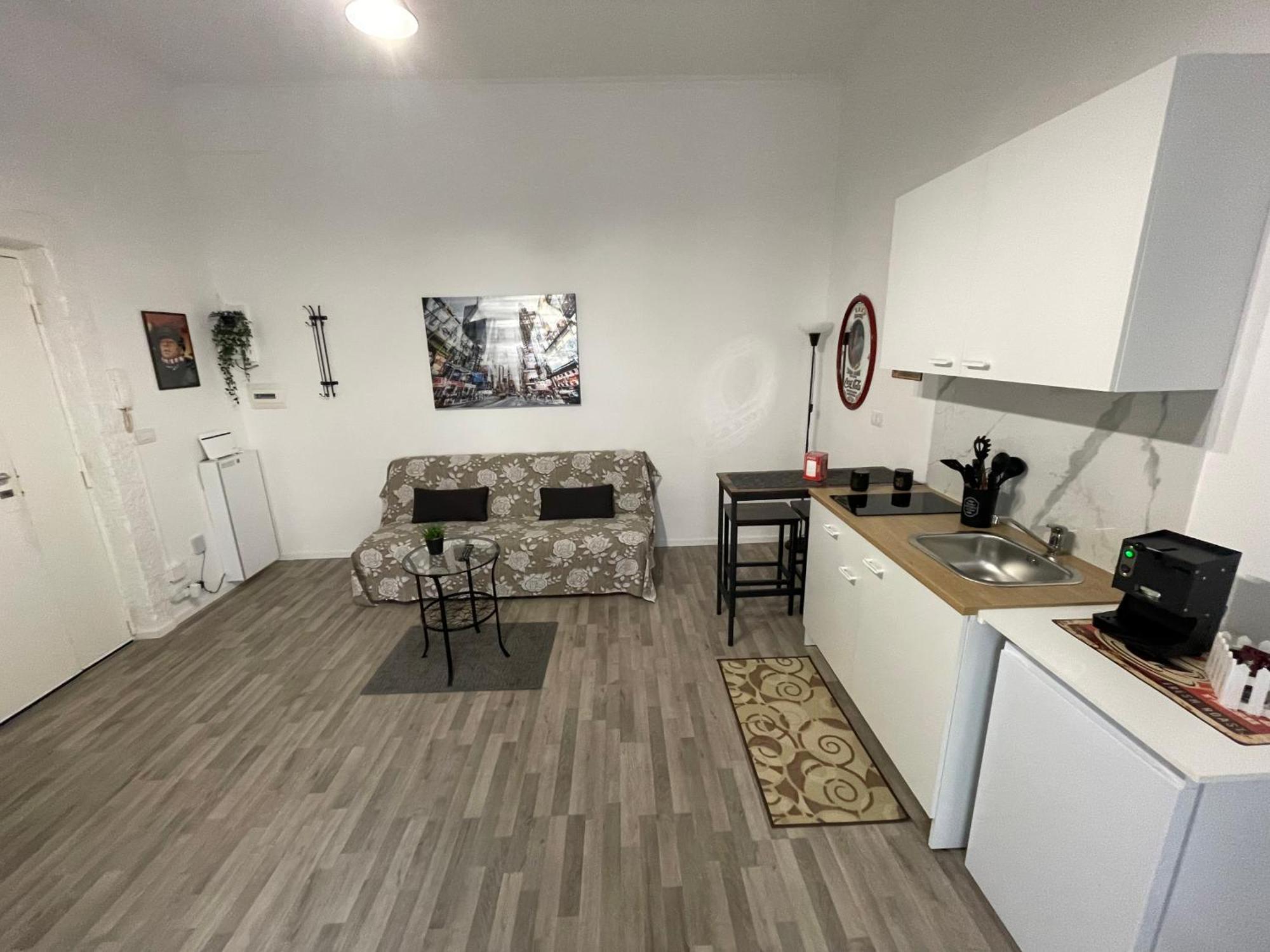 Plan B Apartment Napoli Bagian luar foto